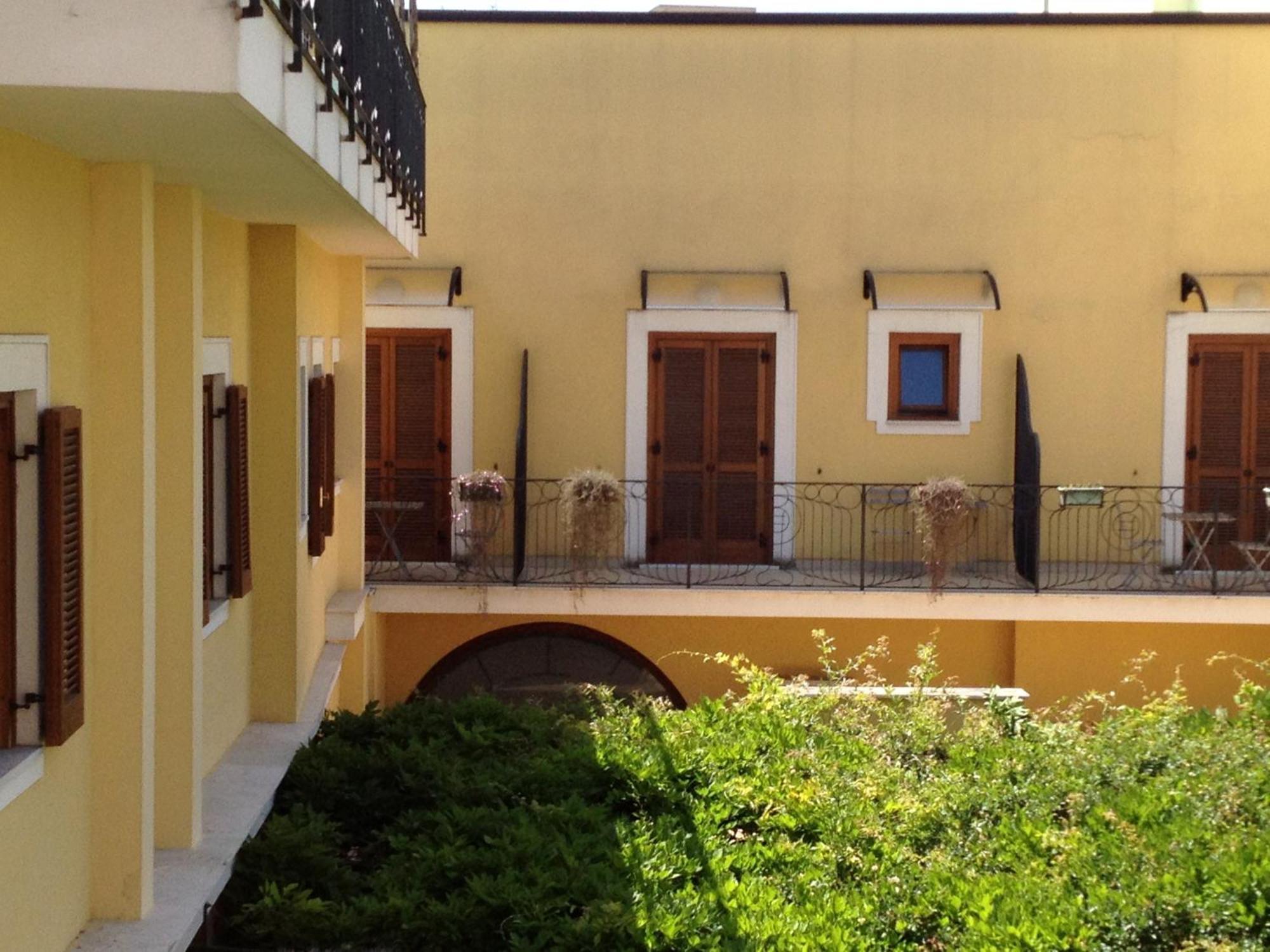 Hotel Ristorante Amitrano بومبيي المظهر الخارجي الصورة
