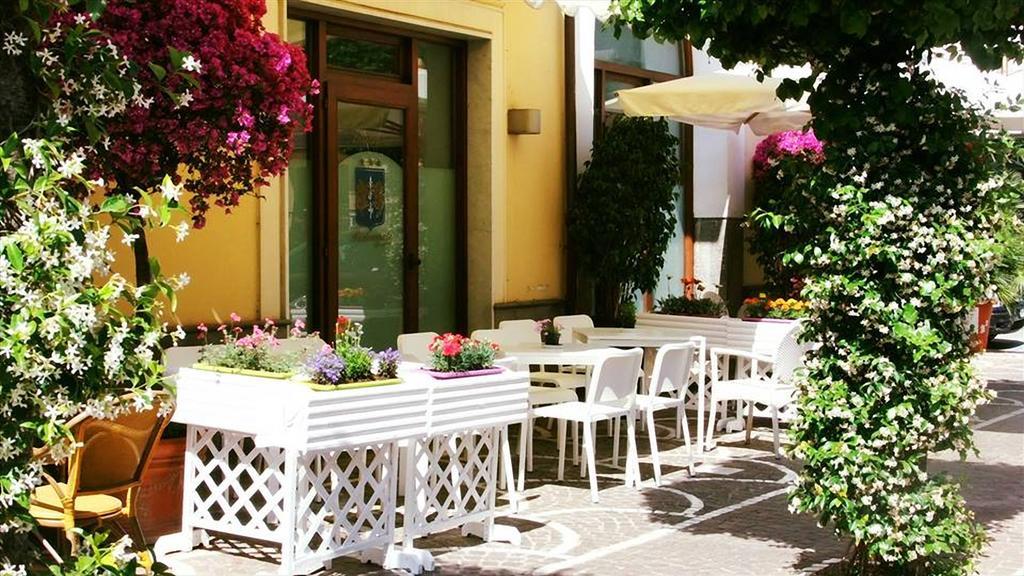 Hotel Ristorante Amitrano بومبيي المظهر الخارجي الصورة